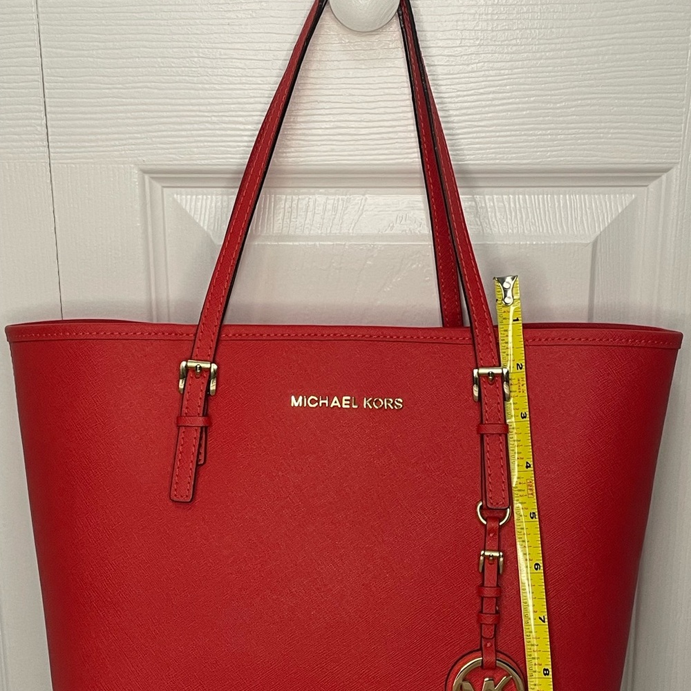 Michael Kors Jet Set Saffiano Leather Tote with Gold Details - Picture 3 of 15